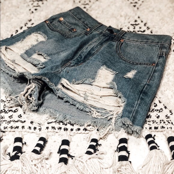 SIGNATURE8 | NWT high waisted jean shorts - Picture 2 of 7